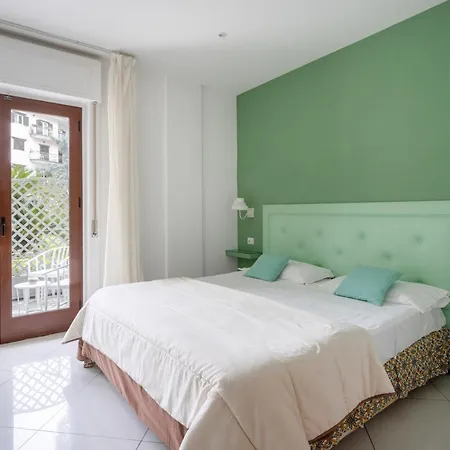 Giardino Archeologico 4* Sorrent