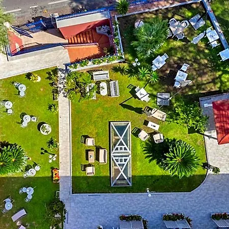 Giardino Archeologico Oda ve Kahvaltı Sorrento