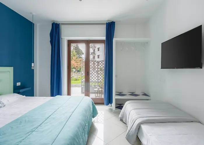 Giardino Archeologico 4* سورينتو