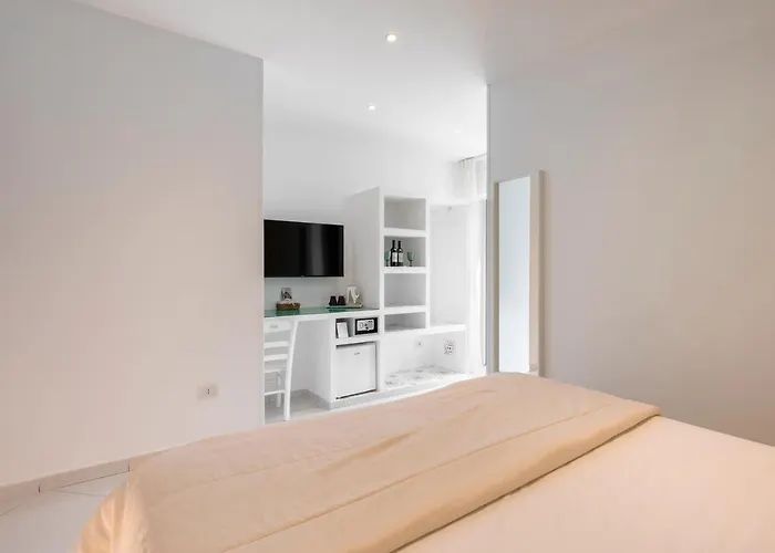 Giardino Archeologico 4* سورينتو