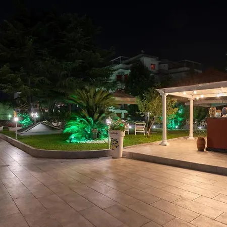 Giardino Archeologico 4* سورينتو